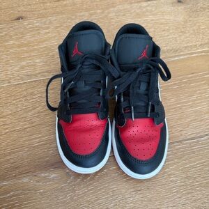 Nike Jordan 1 low Red Black Sneakers Youth 5